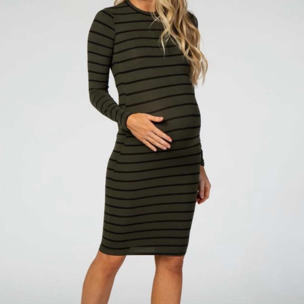 Never worn maternity dress. Show off that bump!
